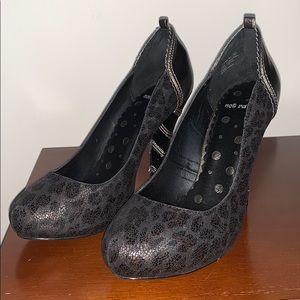 WOMANS SIZE 10 HEELS